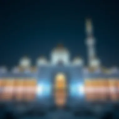 Sheikh Zayed Mosque: A Blend of Tradition and Innovation The intricate design of Sheikh Zayed Mosque